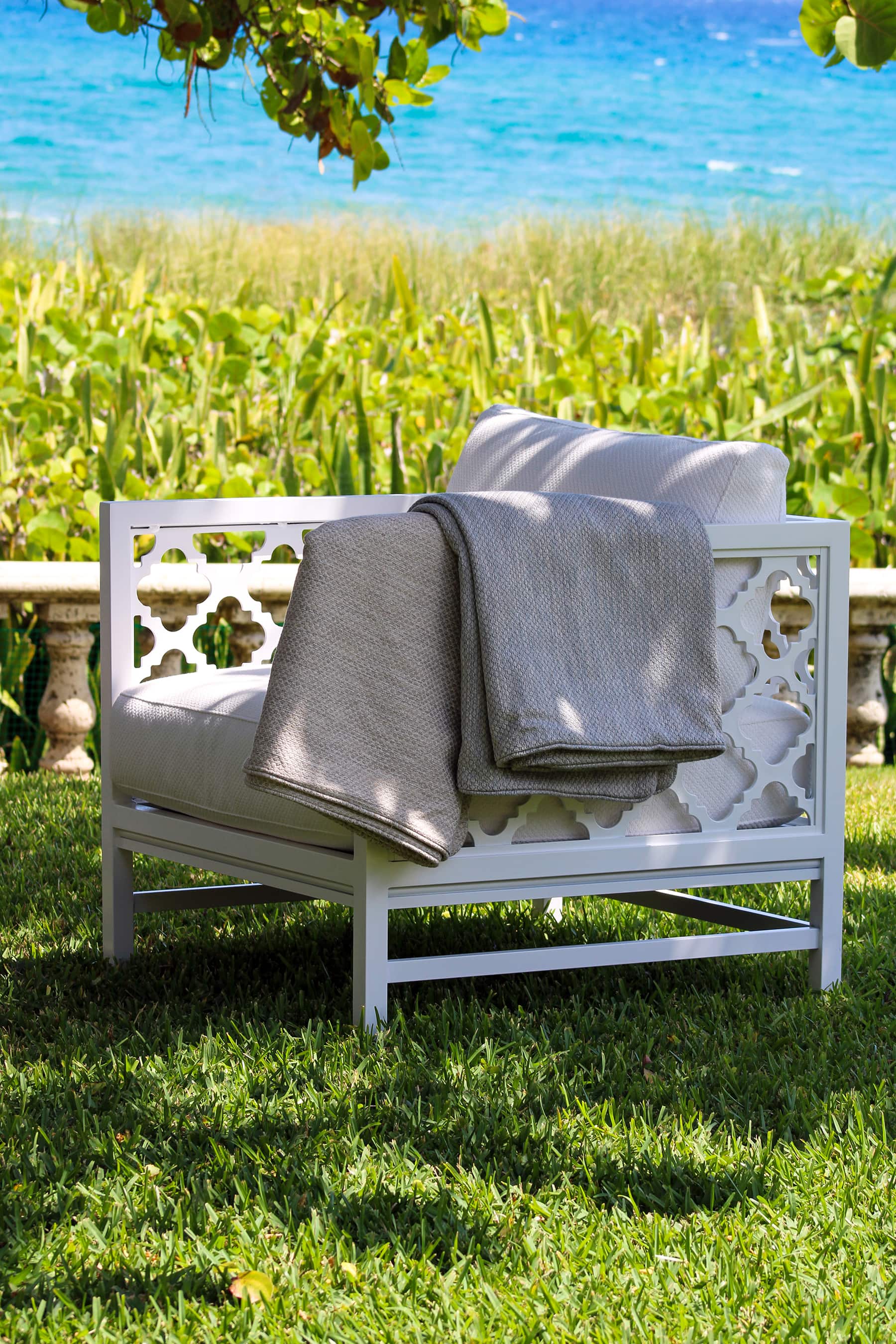 LANE VENTURE  Decorative Throw